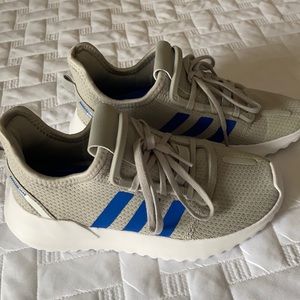 Adidas tennis shoes size 1